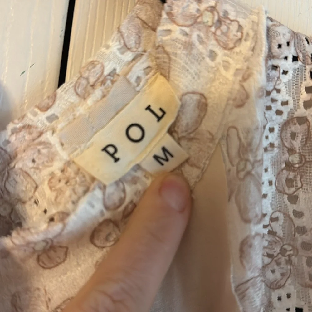 POL Cropped Top - Picture 3 of 4